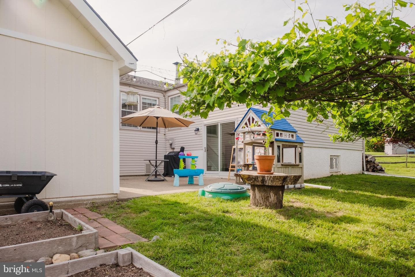 431 Camberly Road photo 40