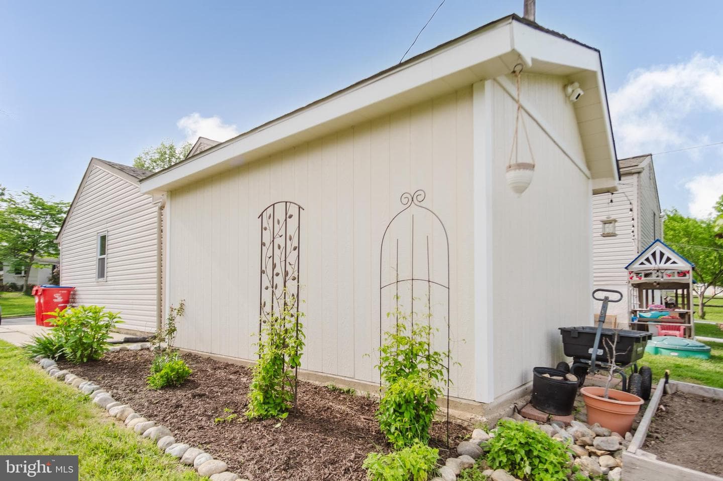 431 Camberly Road photo 44