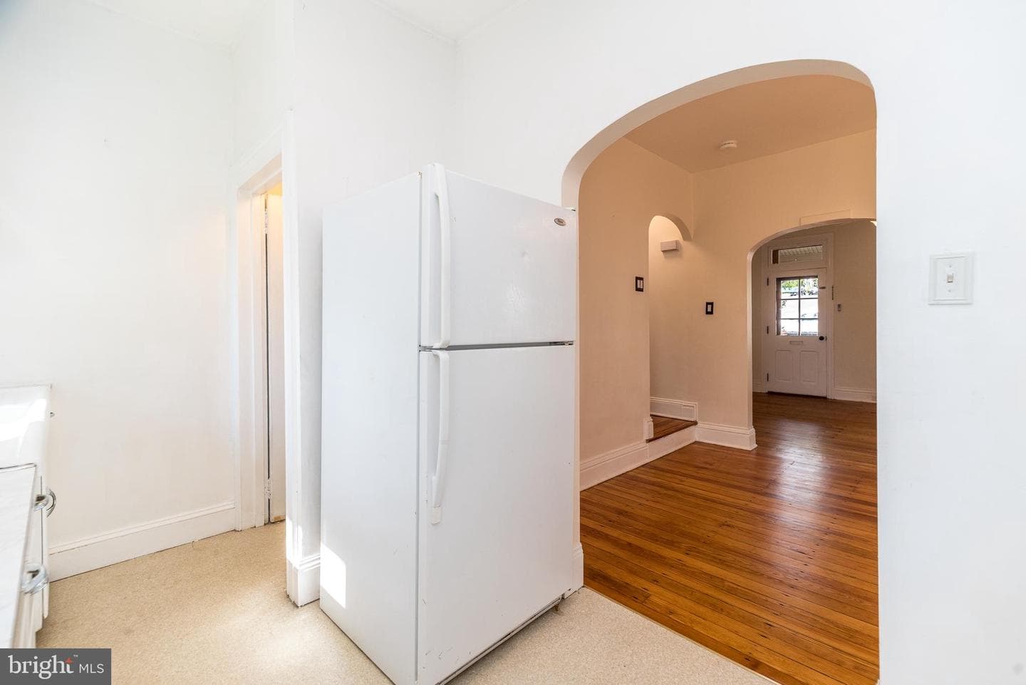616 W Walnut Street photo 10