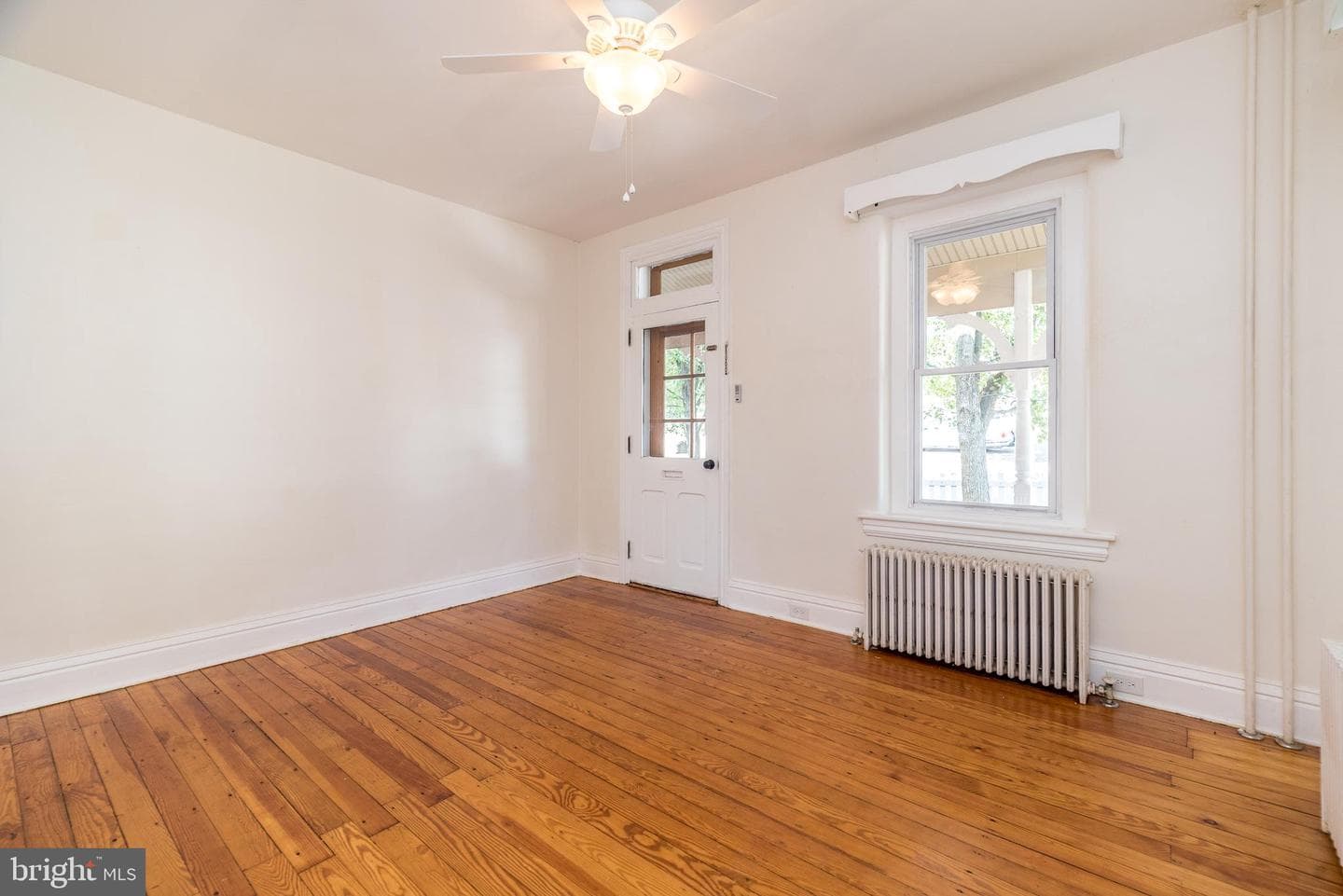 616 W Walnut Street photo 12