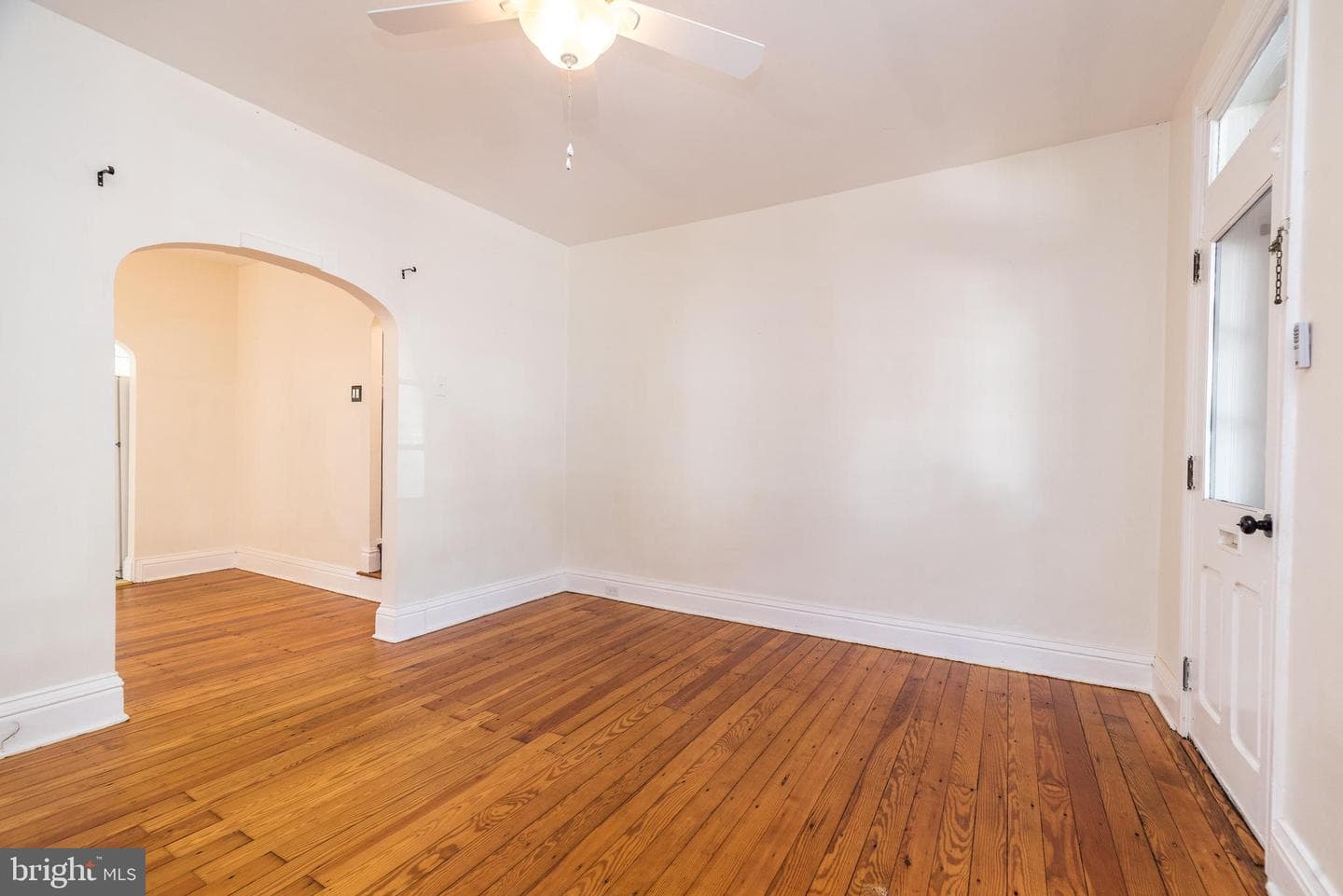 616 W Walnut Street photo 13