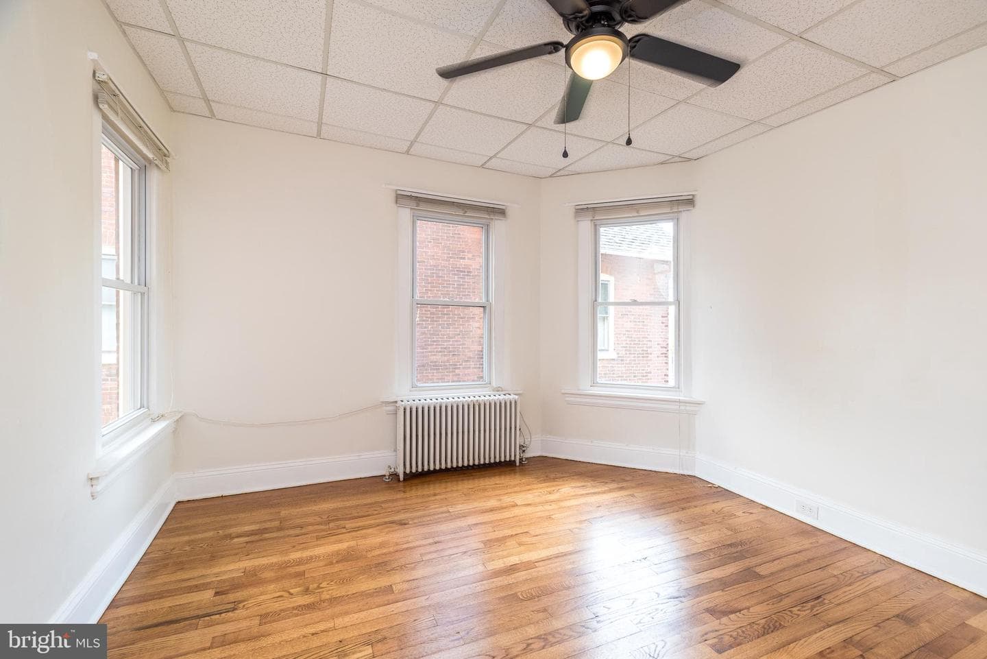 616 W Walnut Street photo 19