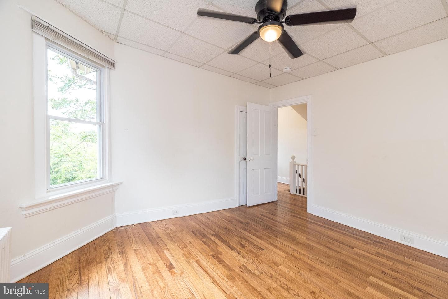 616 W Walnut Street photo 21