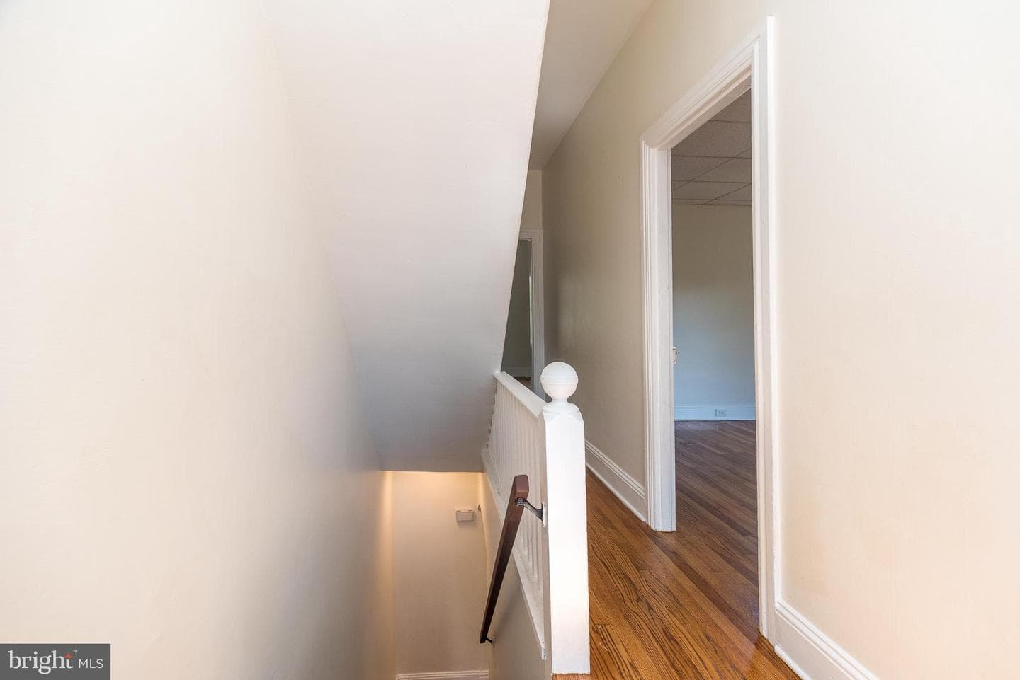 616 W Walnut Street photo 26