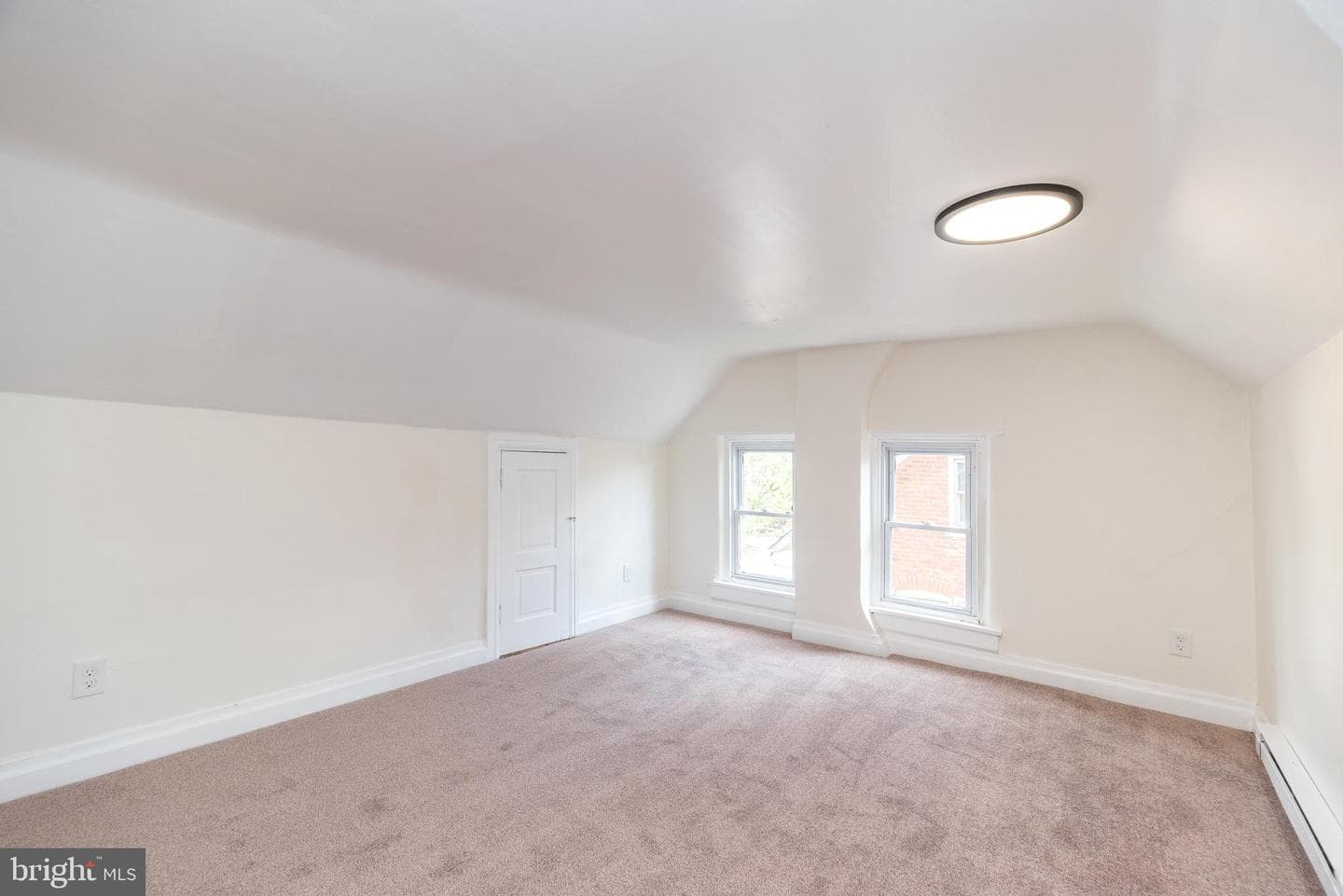 616 W Walnut Street photo 29