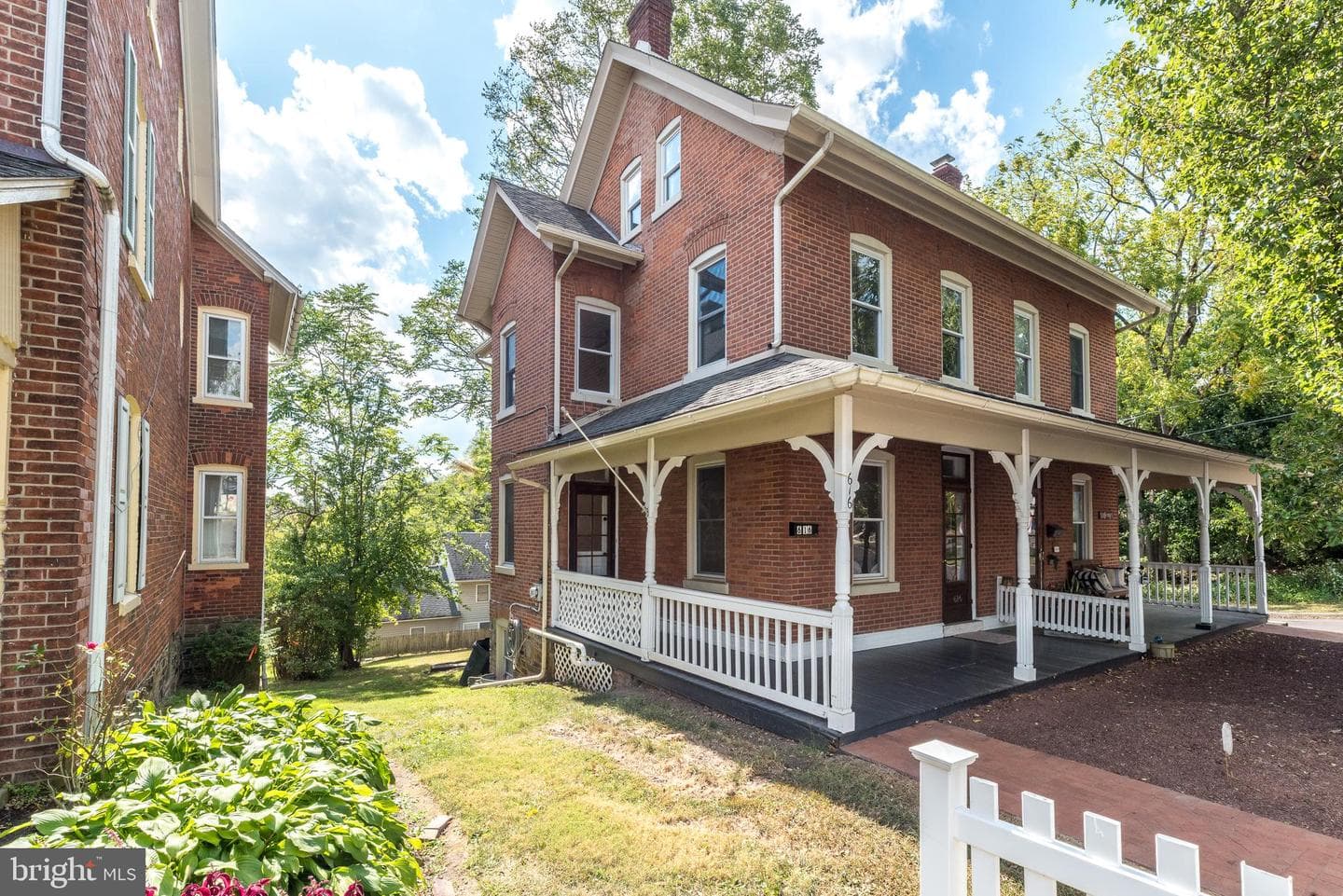 616 W Walnut Street photo 37