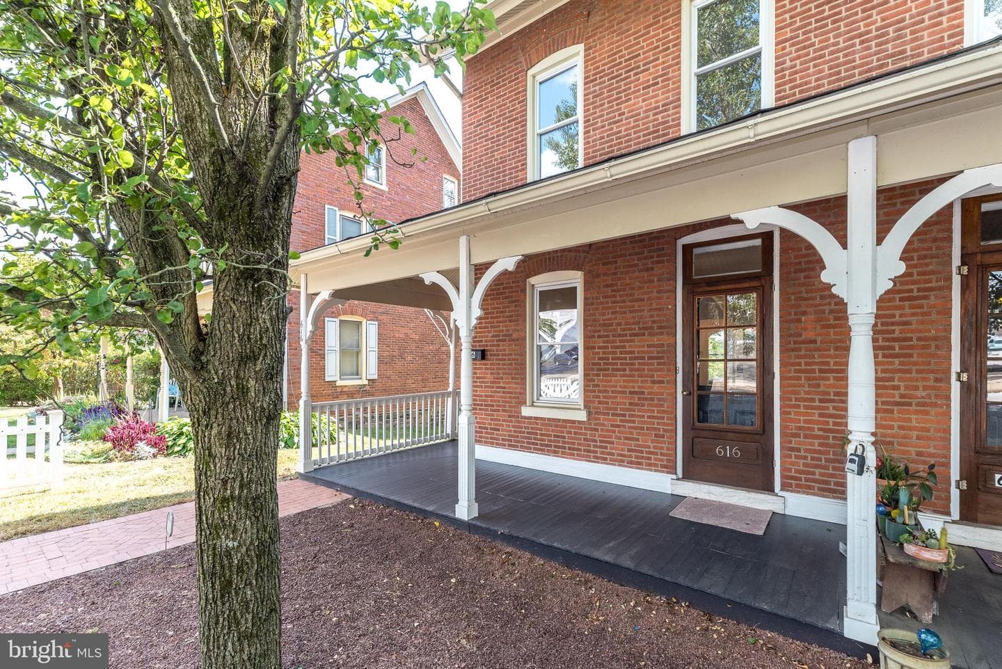 616 W Walnut Street photo 42