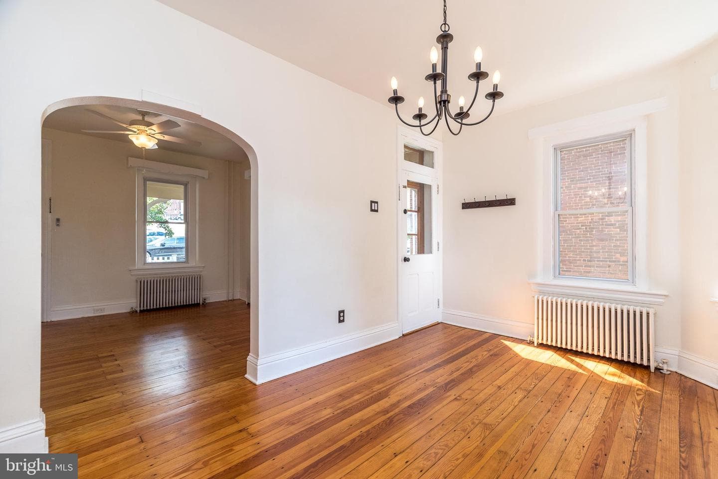 616 W Walnut Street photo 6