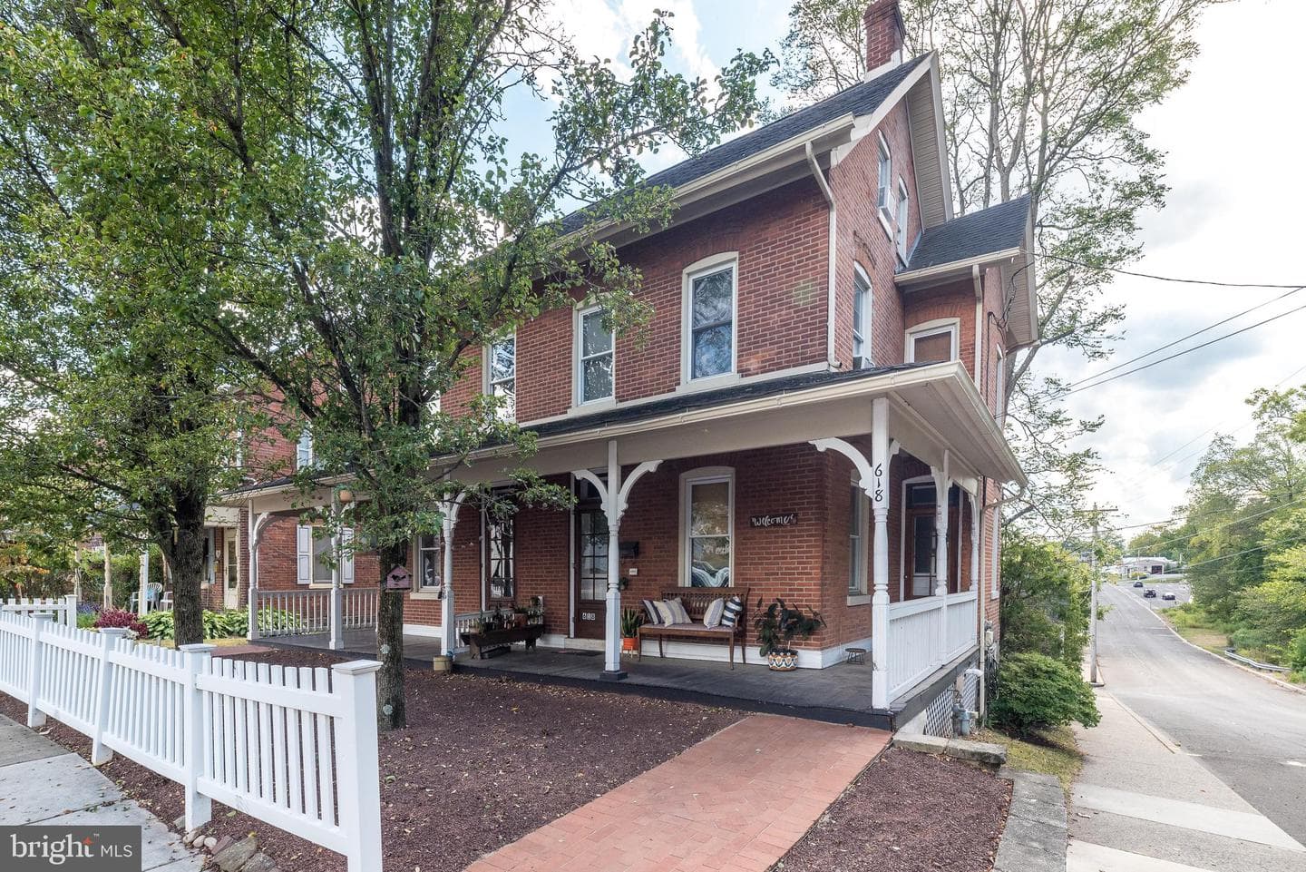 618 W Walnut Street