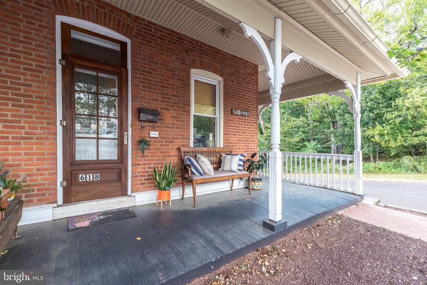 618 W Walnut Street photo 2