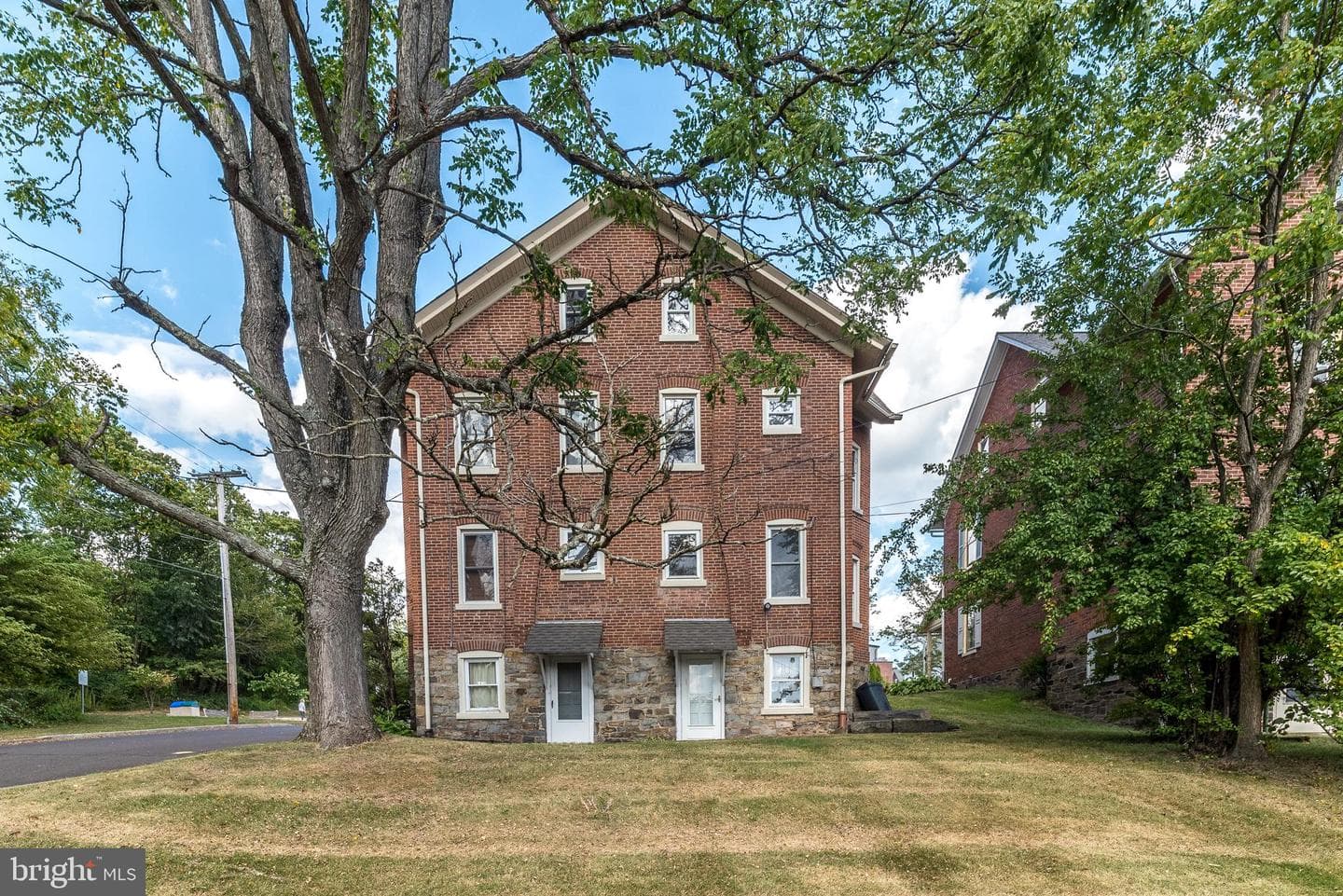 618 W Walnut Street photo 28