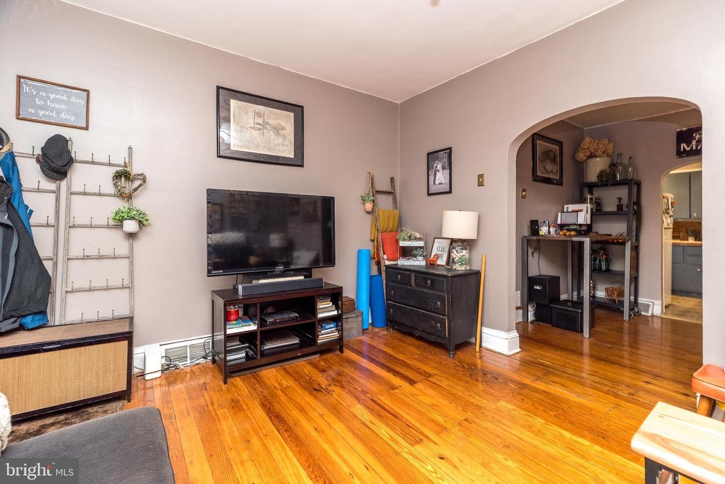 618 W Walnut Street photo 6