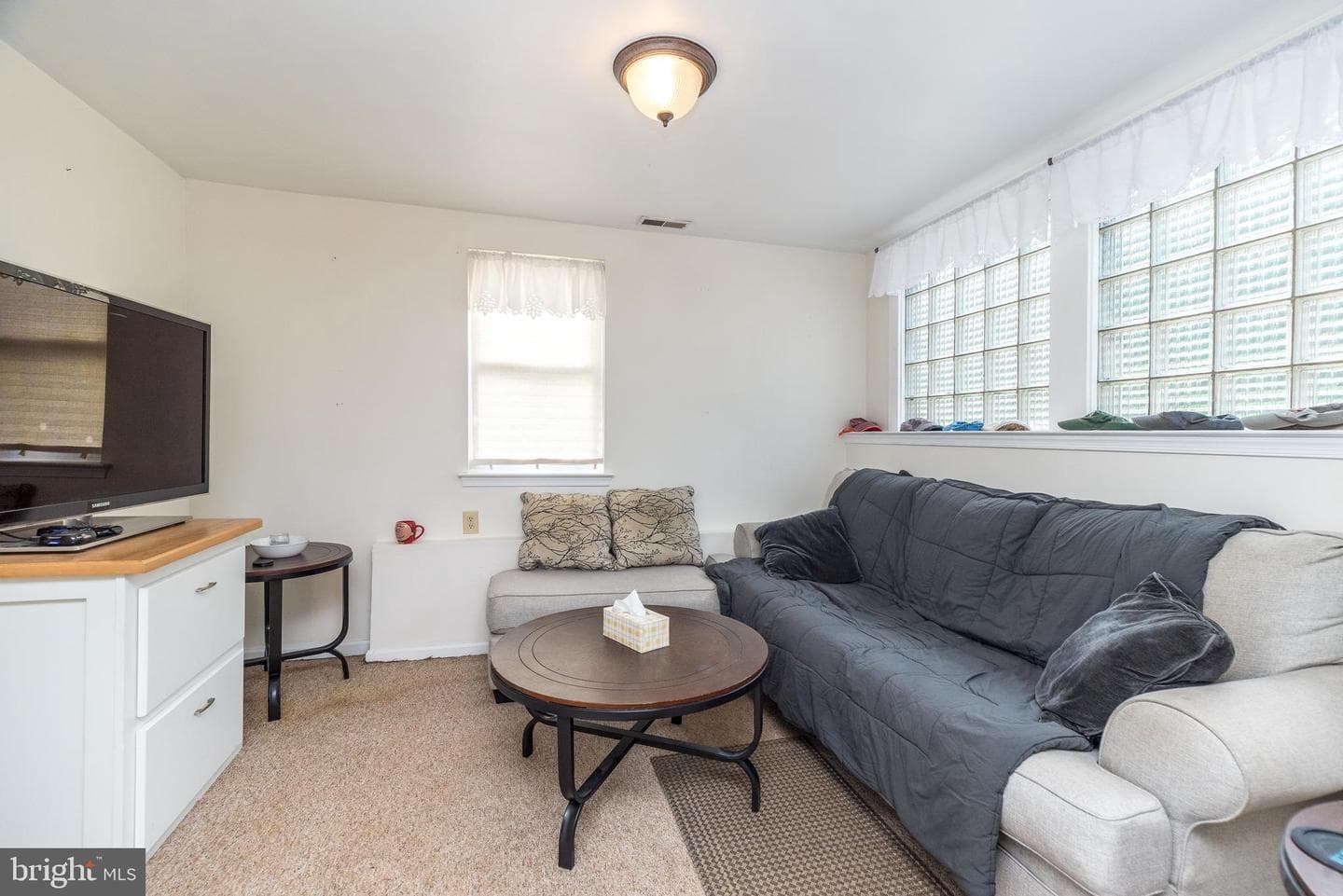 205 S 7th photo 5
