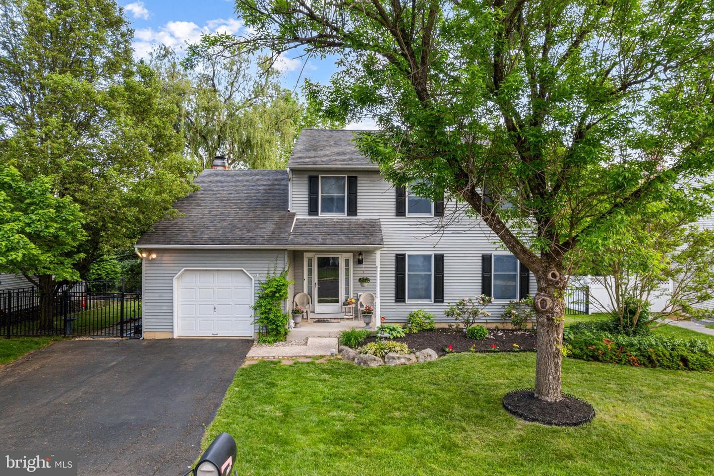 617 Highpointe Circle photo 2