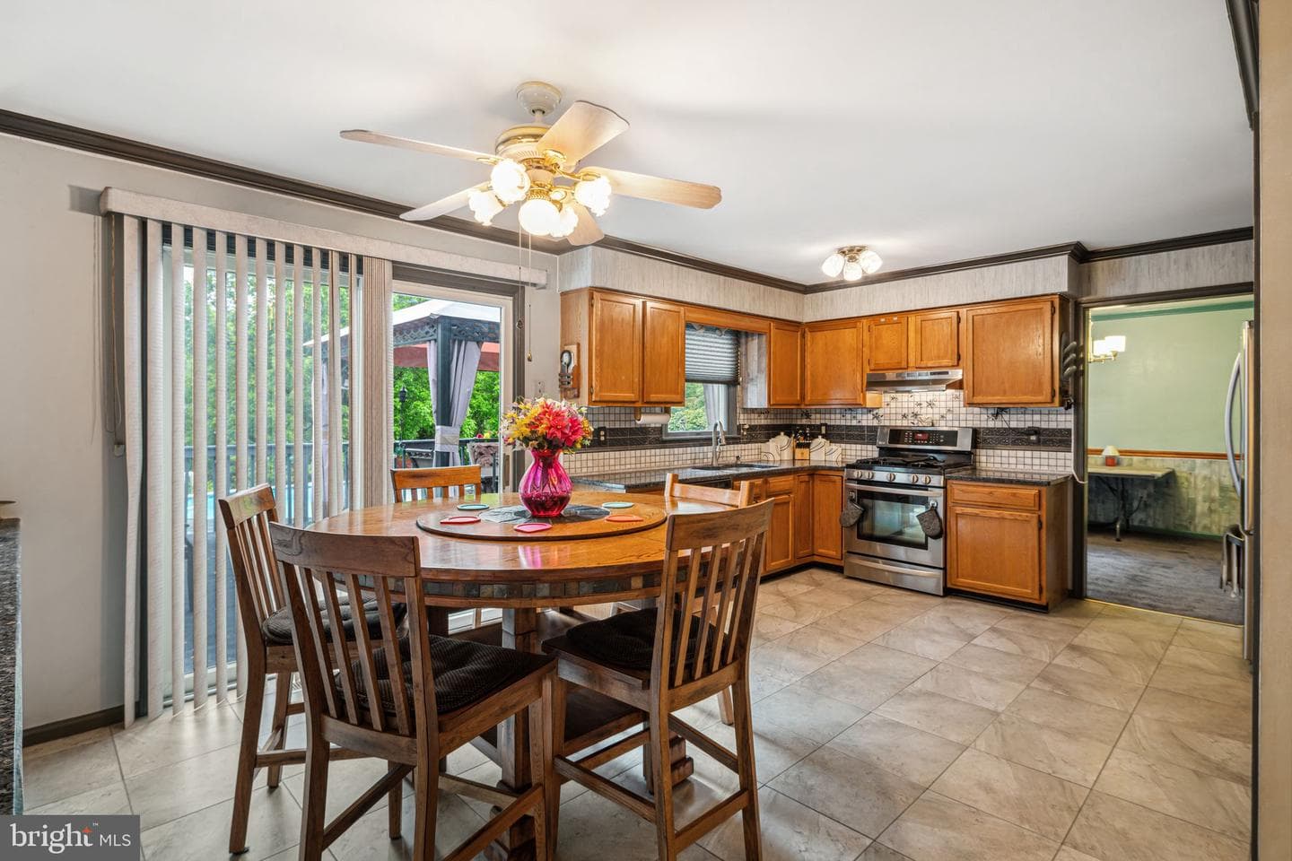 617 Highpointe Circle photo 6