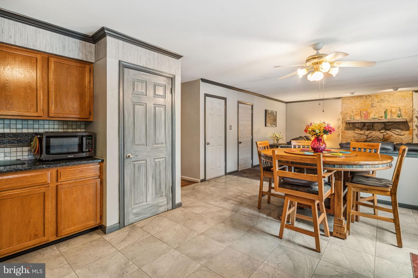 617 Highpointe Circle photo 8