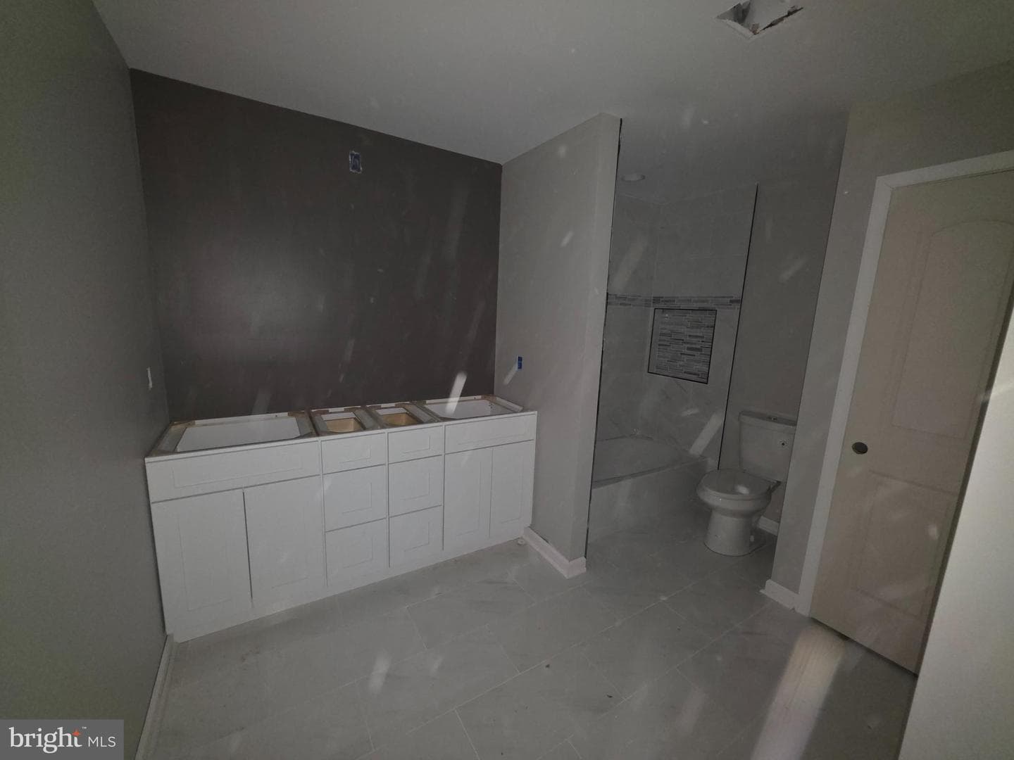 956 Ralph Avenue photo 8