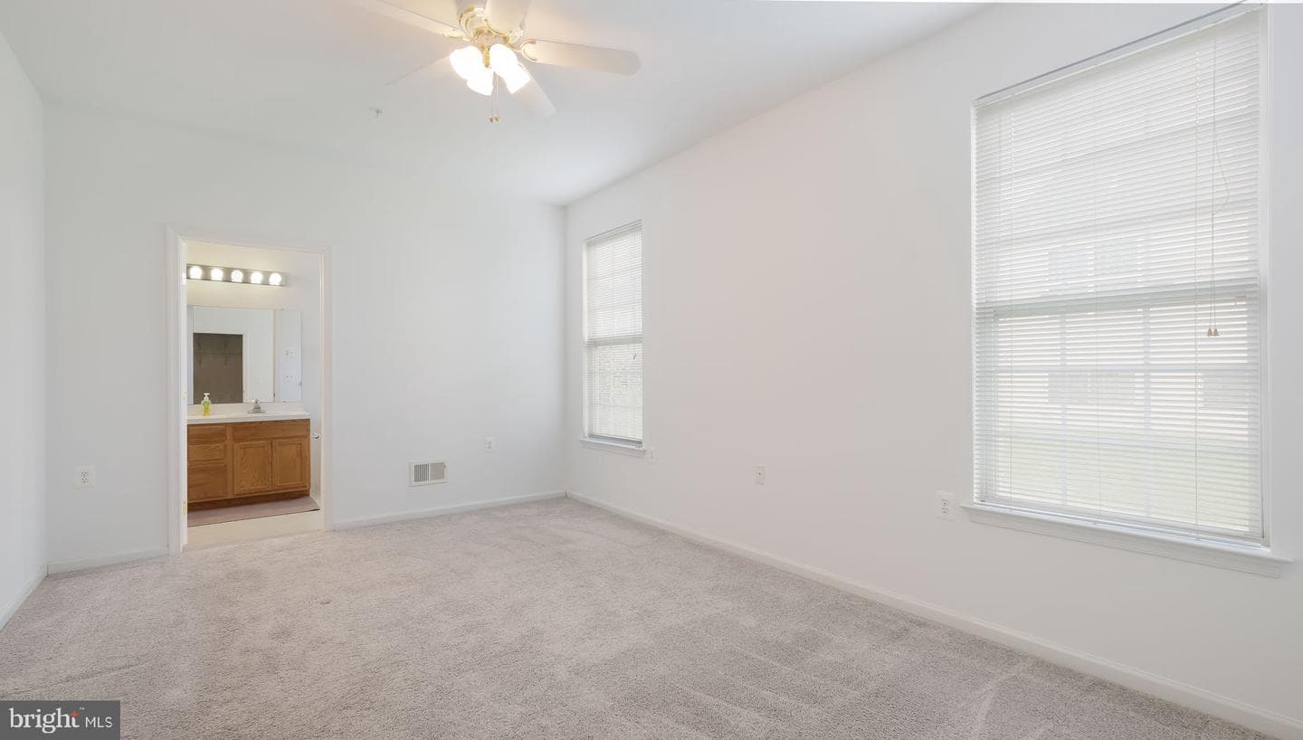 926 Laurens Lane photo 17