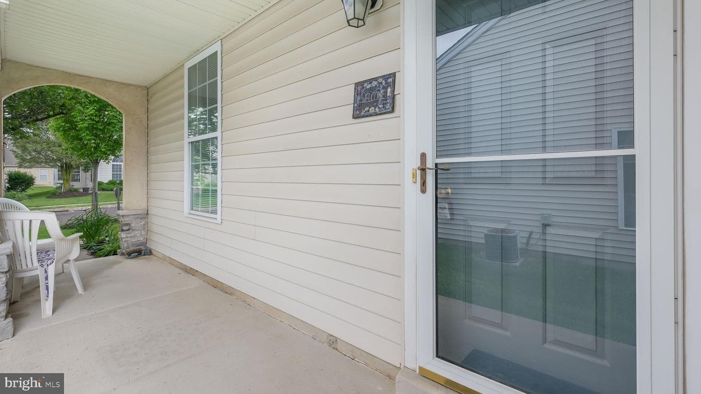 926 Laurens Lane photo 2