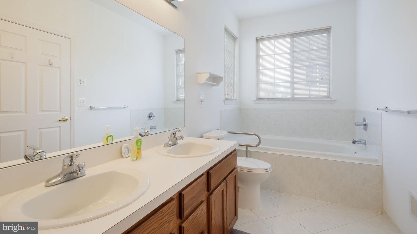 926 Laurens Lane photo 20