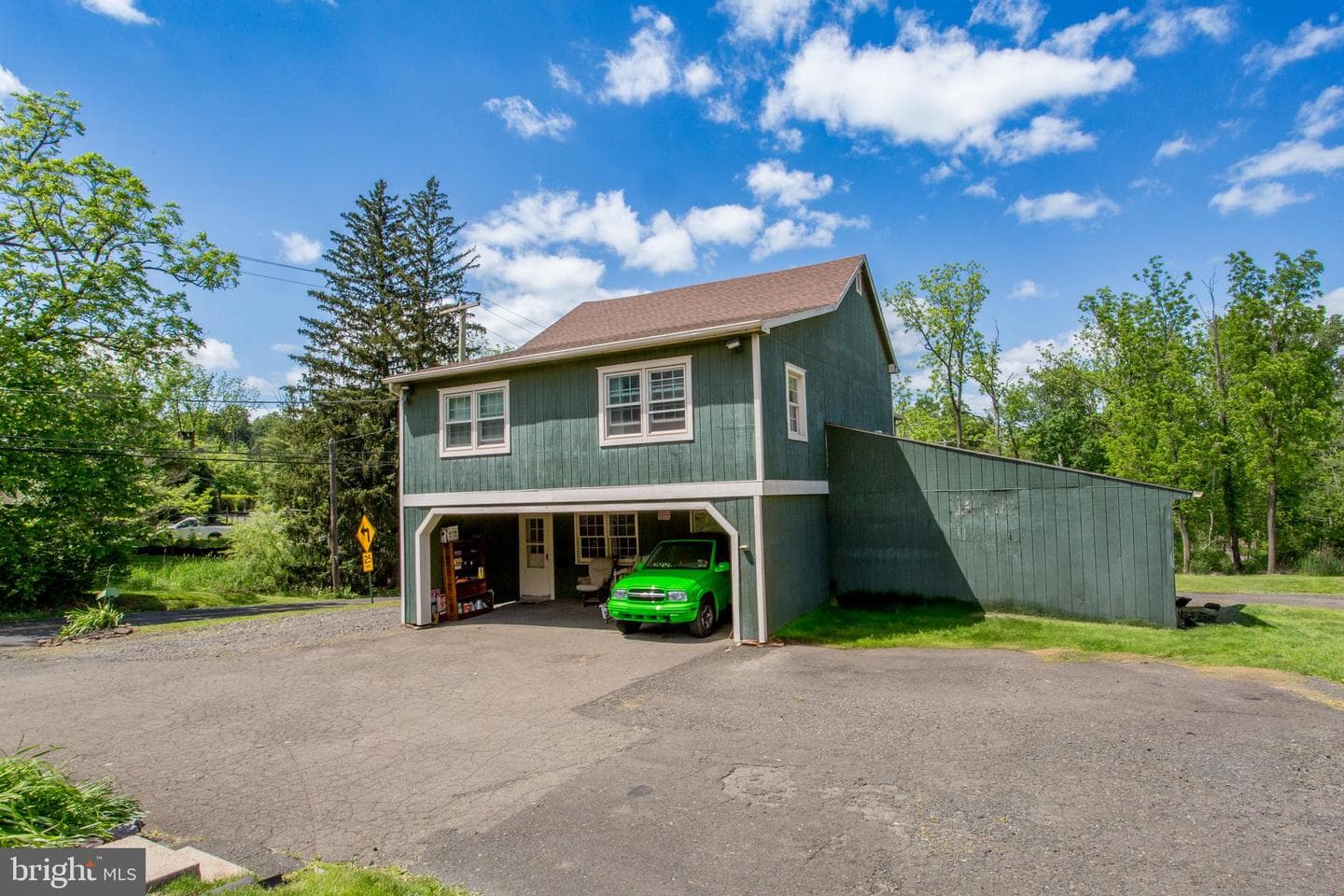 577 Sackettsford Road photo 2