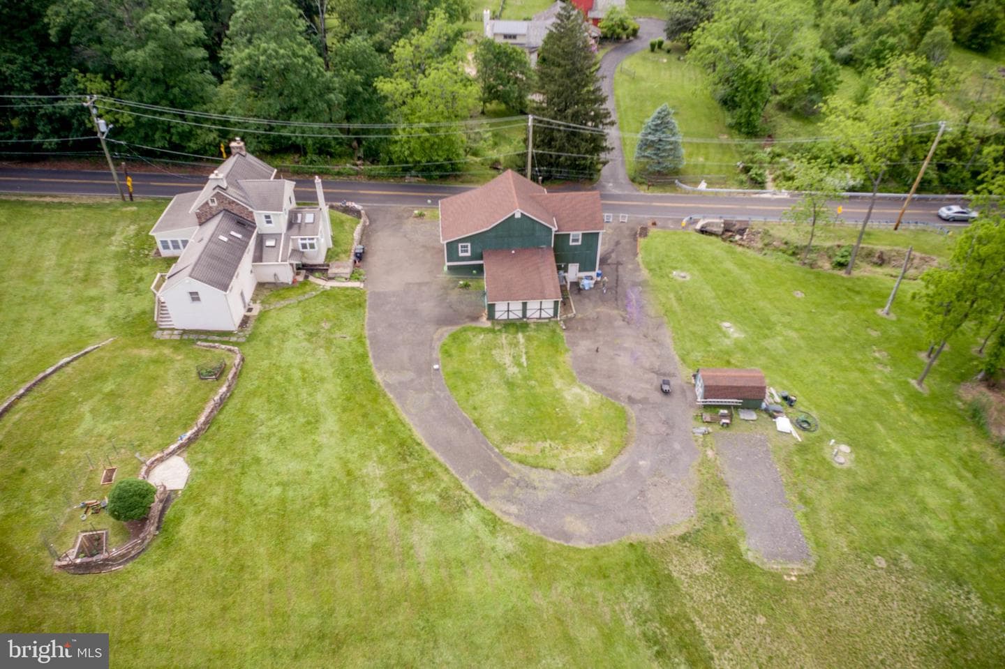 577 Sackettsford Road photo 3