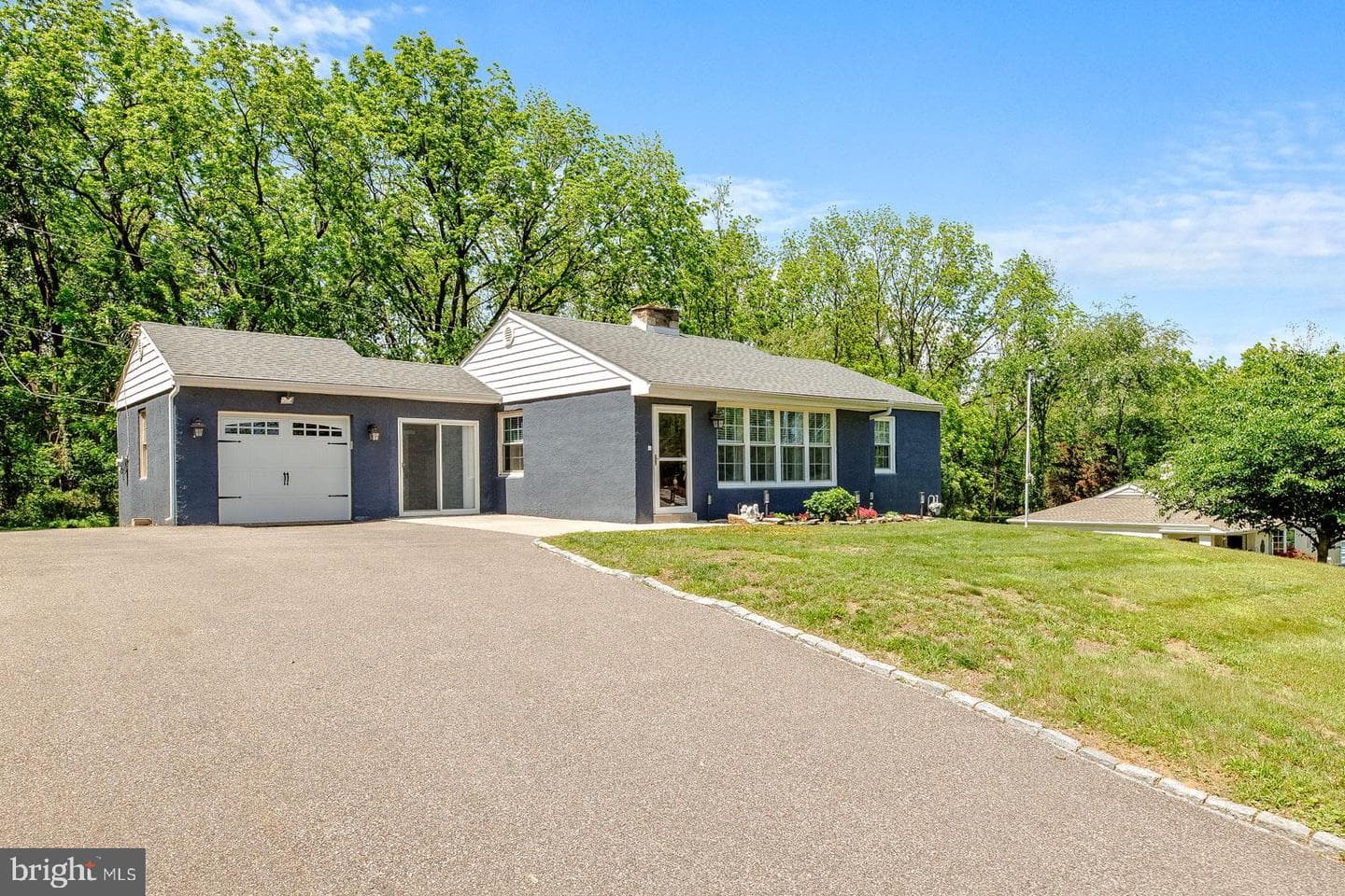 221 Brookside Drive photo 2