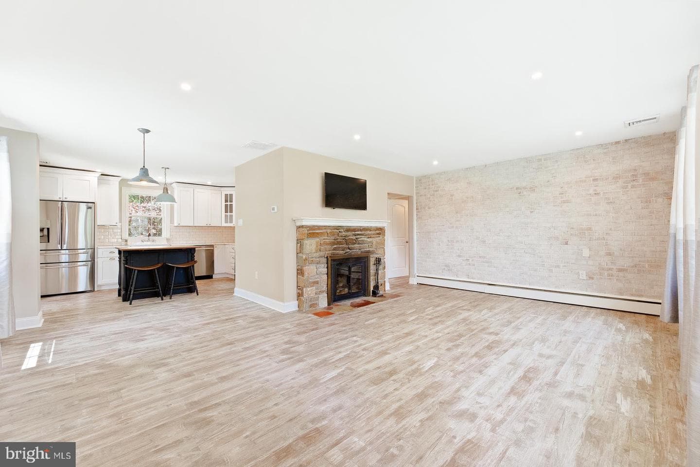 221 Brookside Drive photo 6
