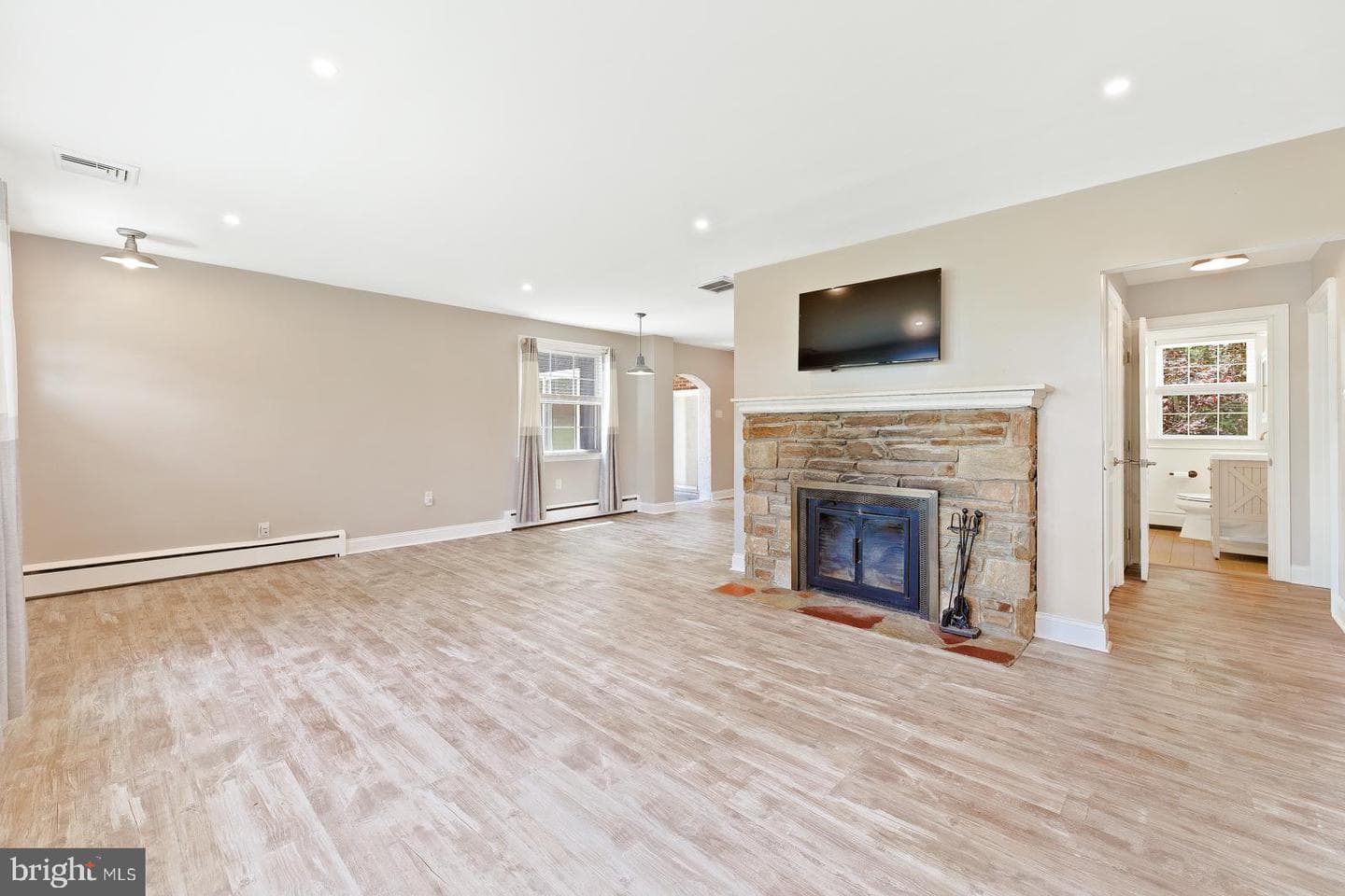 221 Brookside Drive photo 7