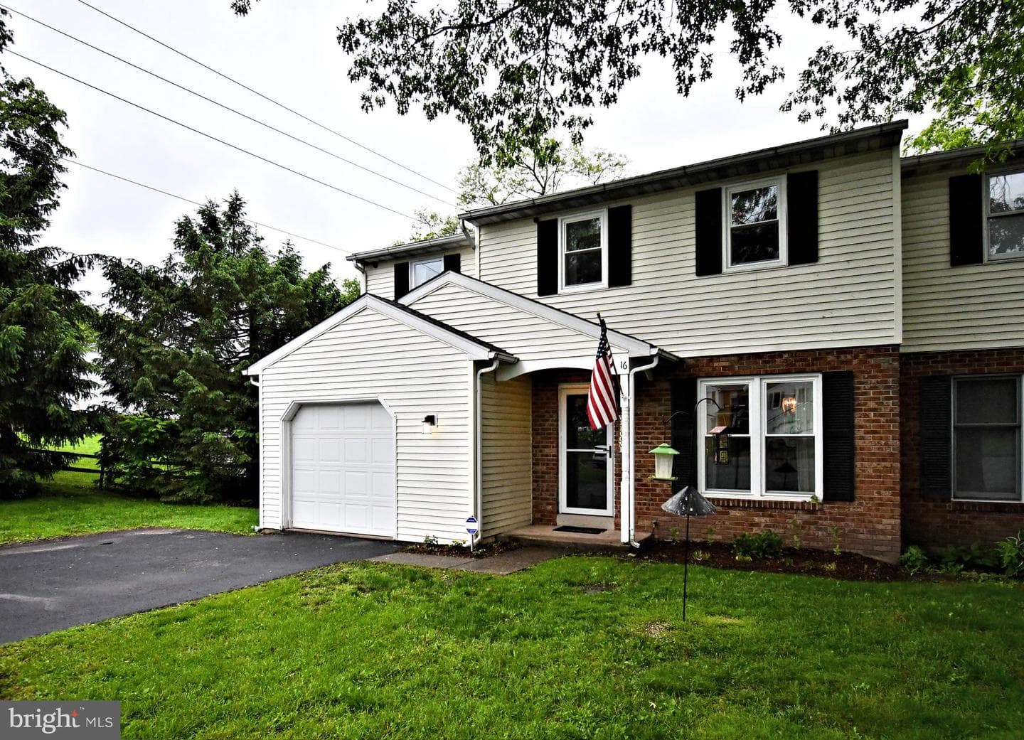 16 Grove Circle photo 2