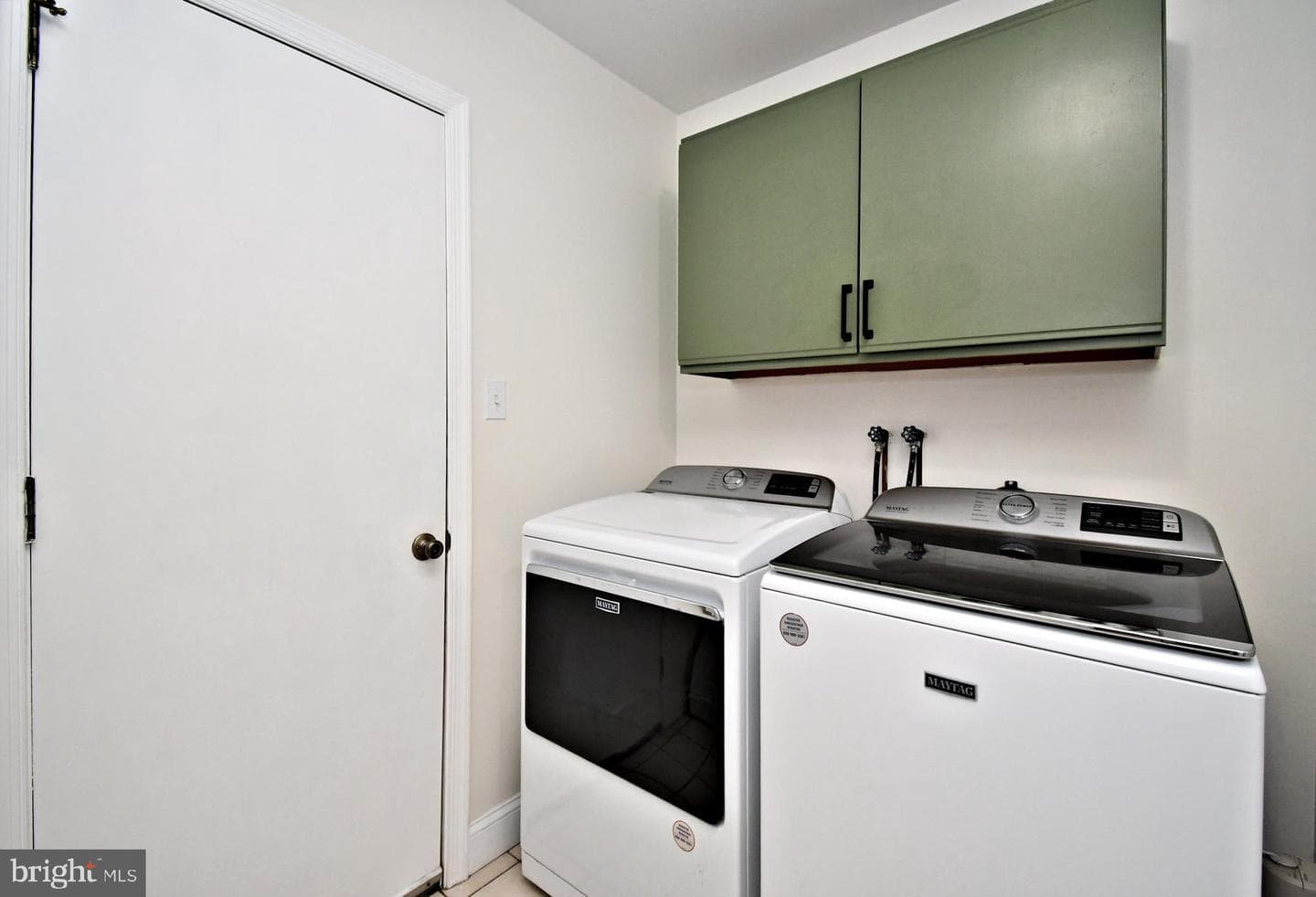 16 Grove Circle photo 20
