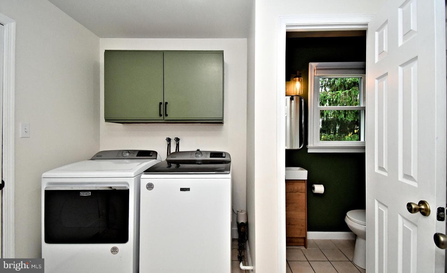 16 Grove Circle photo 22