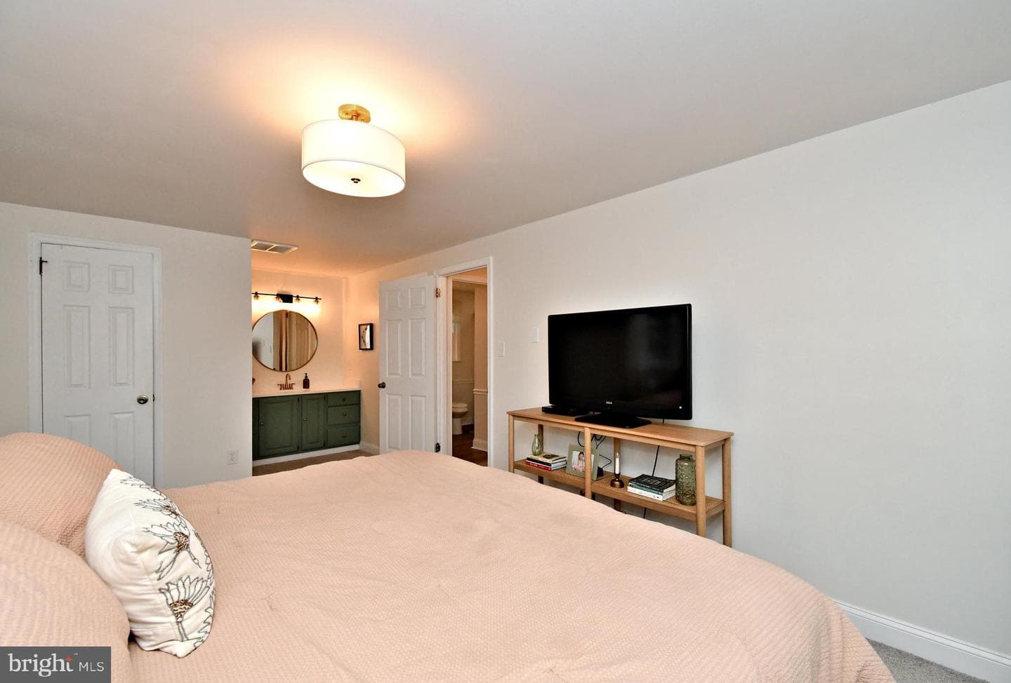 16 Grove Circle photo 27