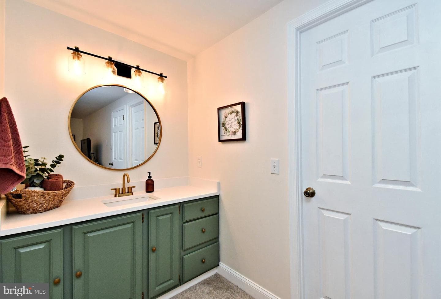 16 Grove Circle photo 29