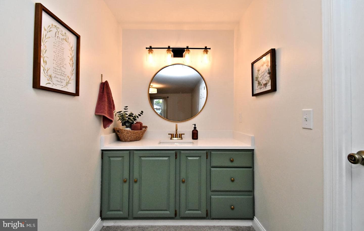 16 Grove Circle photo 30