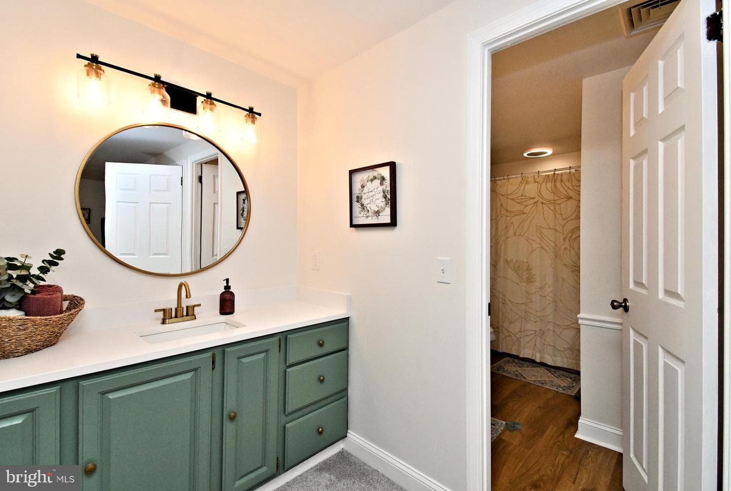 16 Grove Circle photo 31