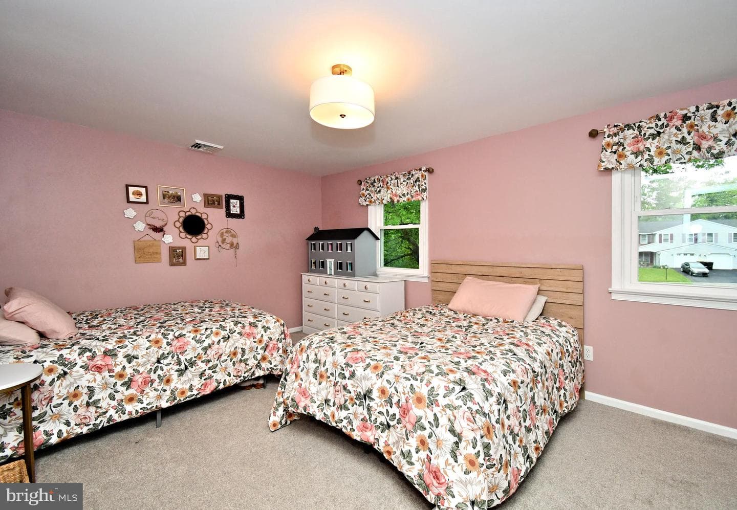 16 Grove Circle photo 32