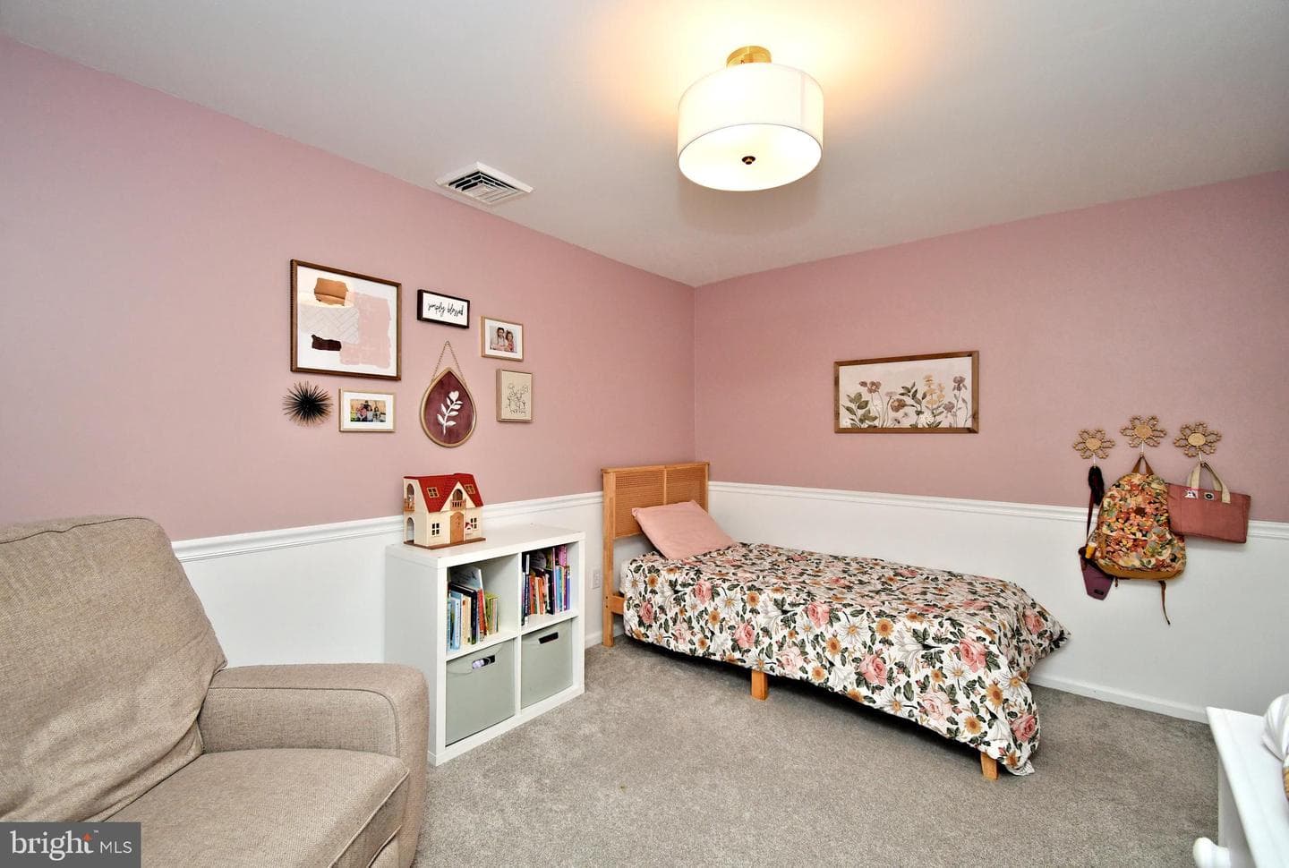 16 Grove Circle photo 36