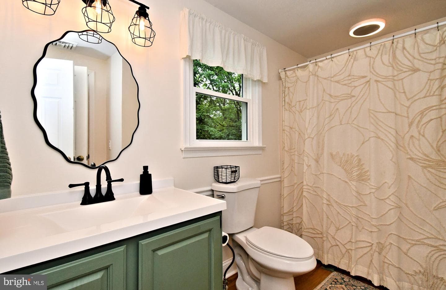 16 Grove Circle photo 37