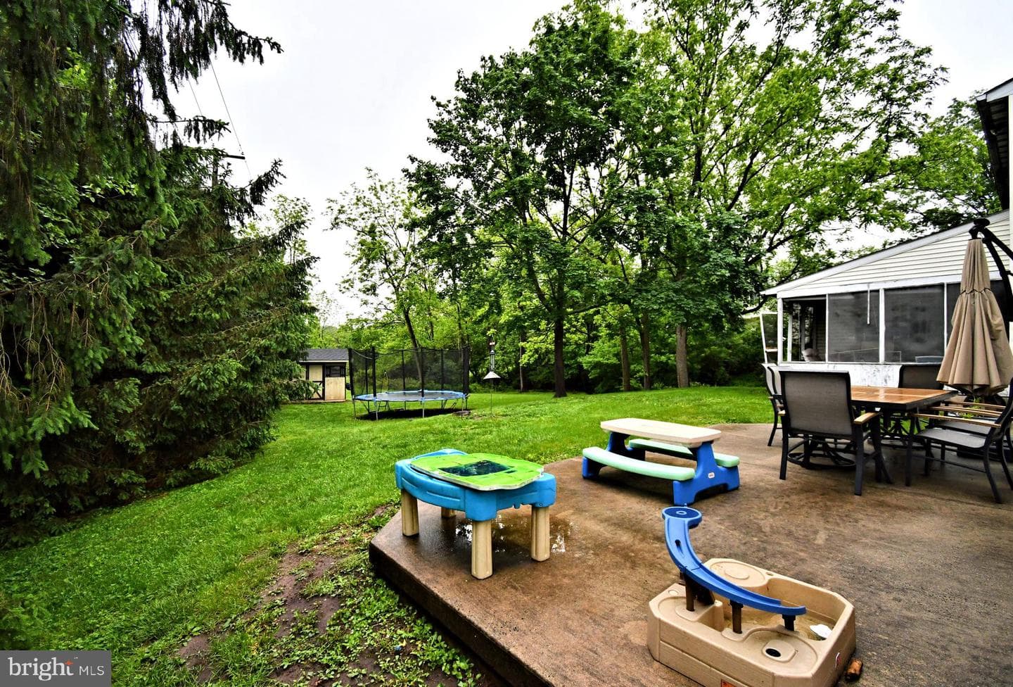 16 Grove Circle photo 39
