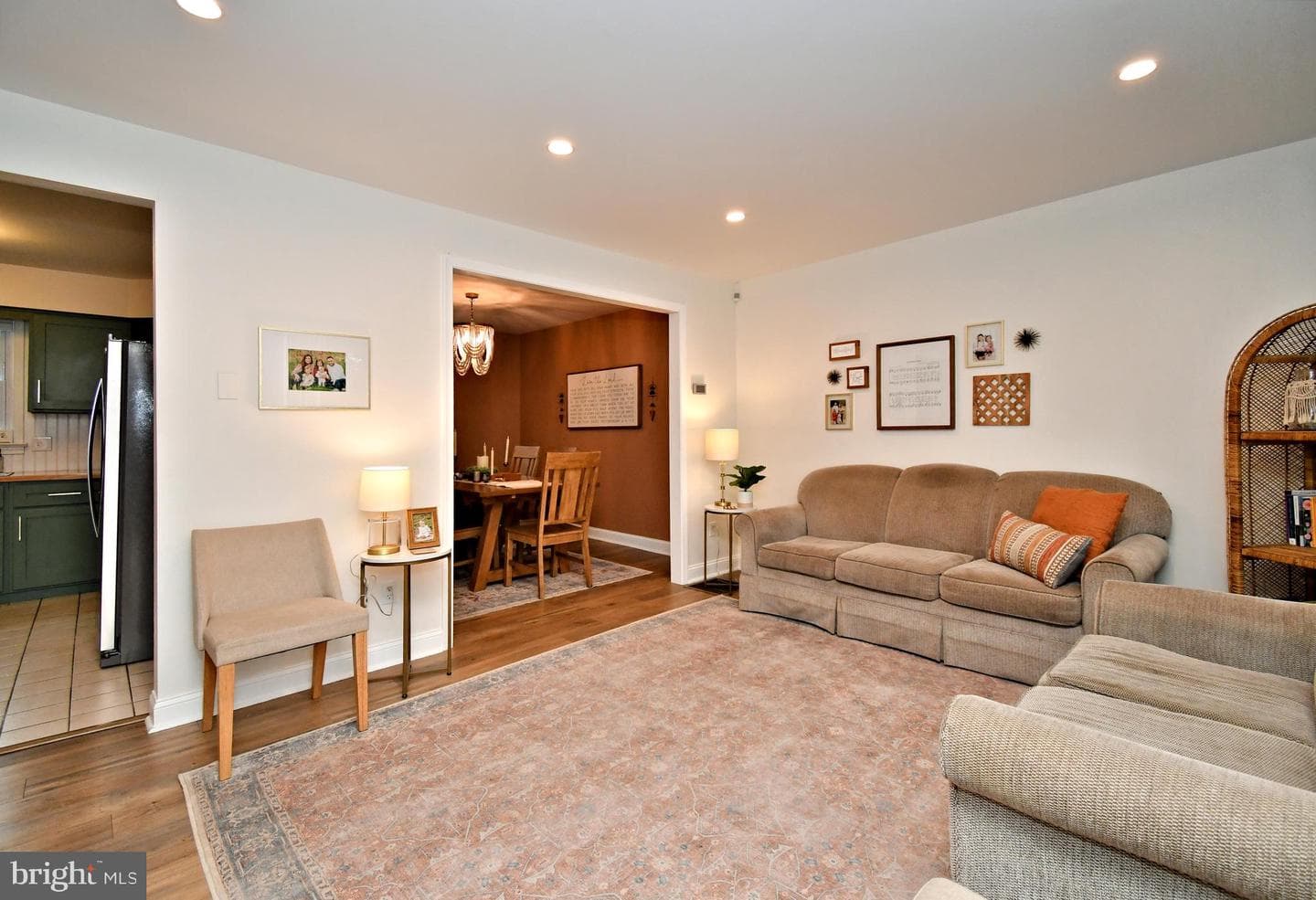 16 Grove Circle photo 4