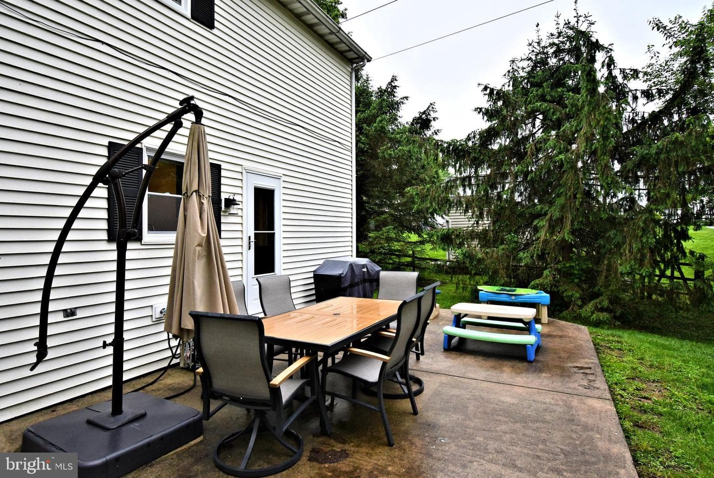 16 Grove Circle photo 41