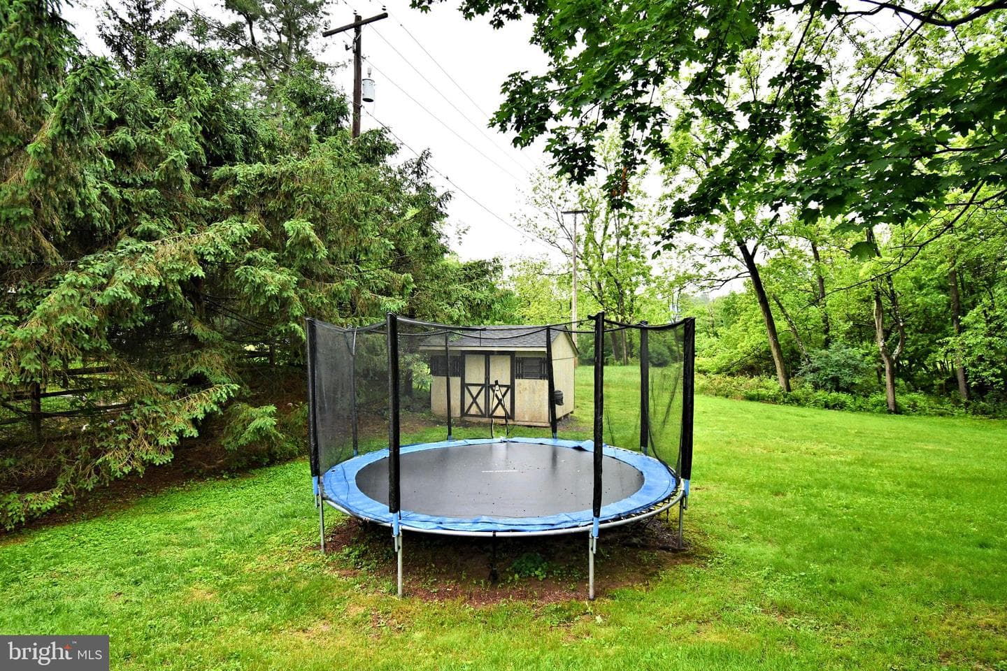 16 Grove Circle photo 42