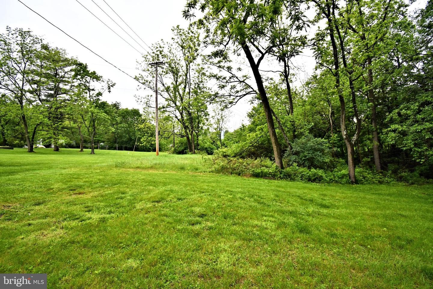 16 Grove Circle photo 44