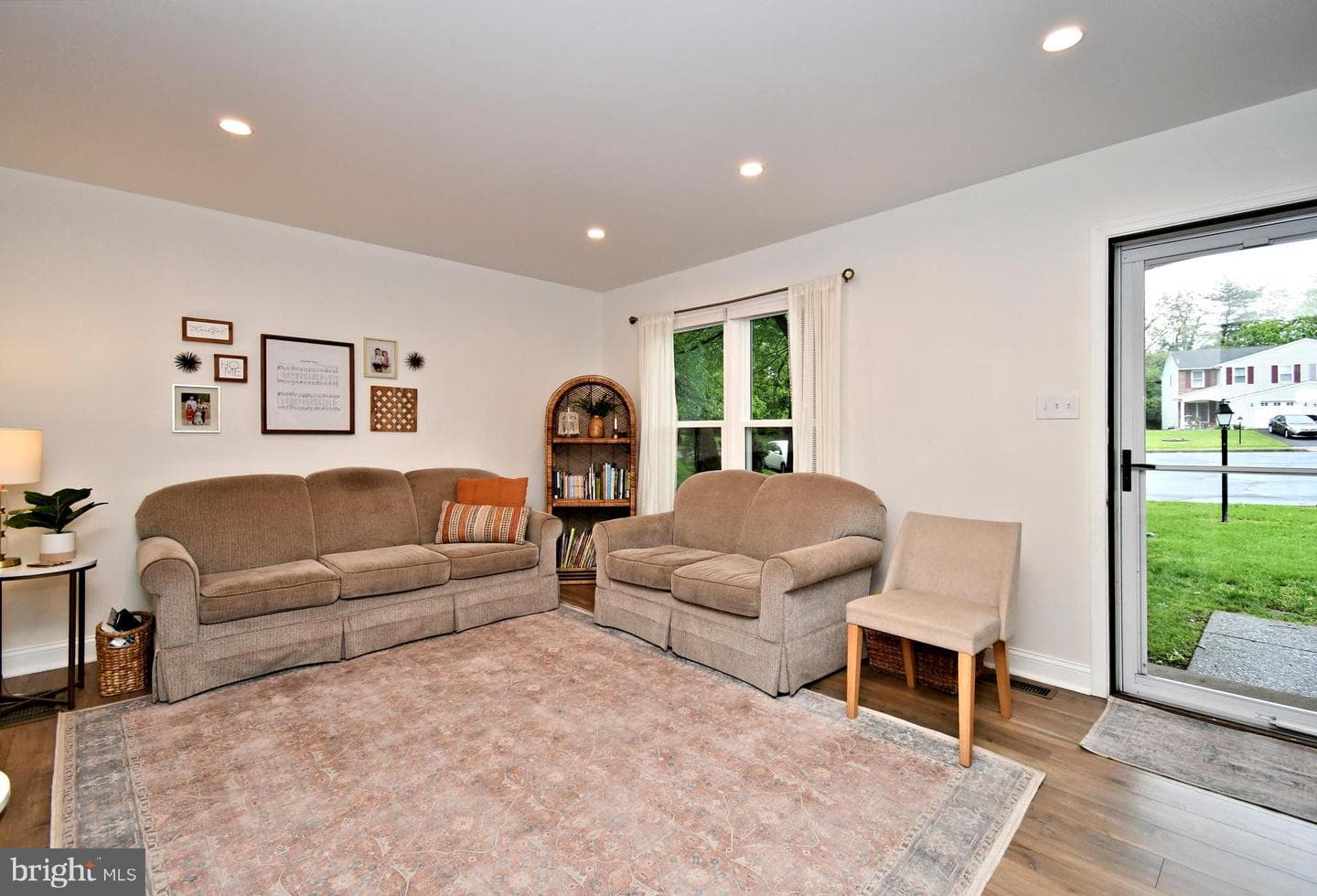16 Grove Circle photo 5