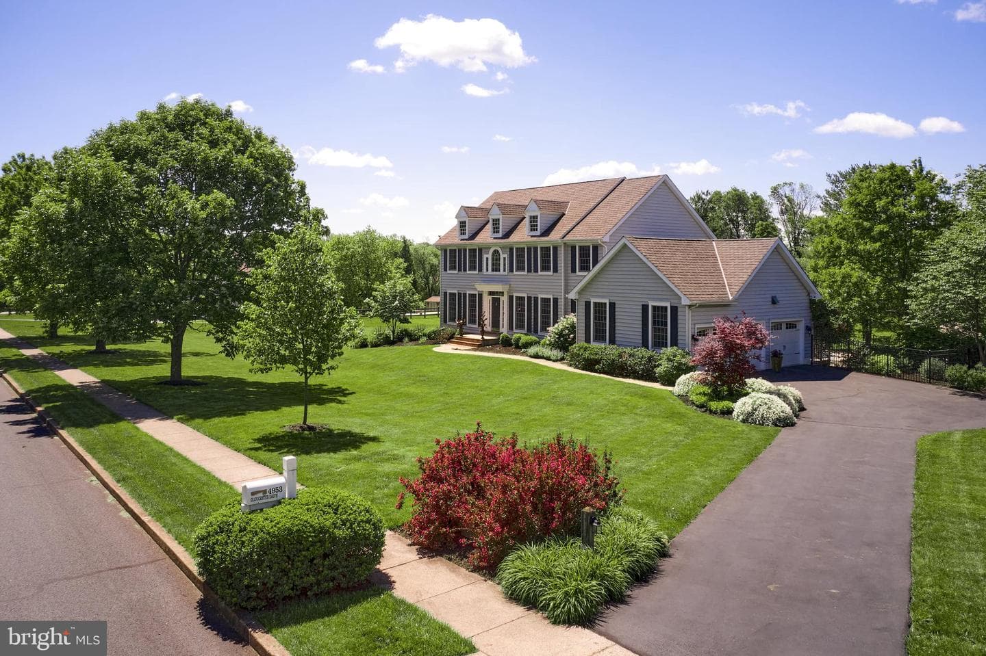 4953 Gloucester Drive photo 2