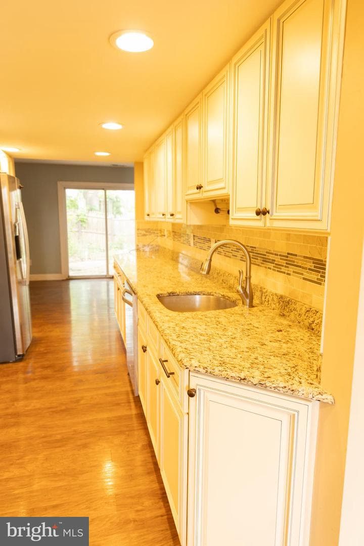 1217 Suzann Drive photo 5