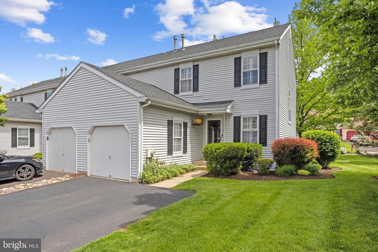 2400 Dogleg Drive photo 2