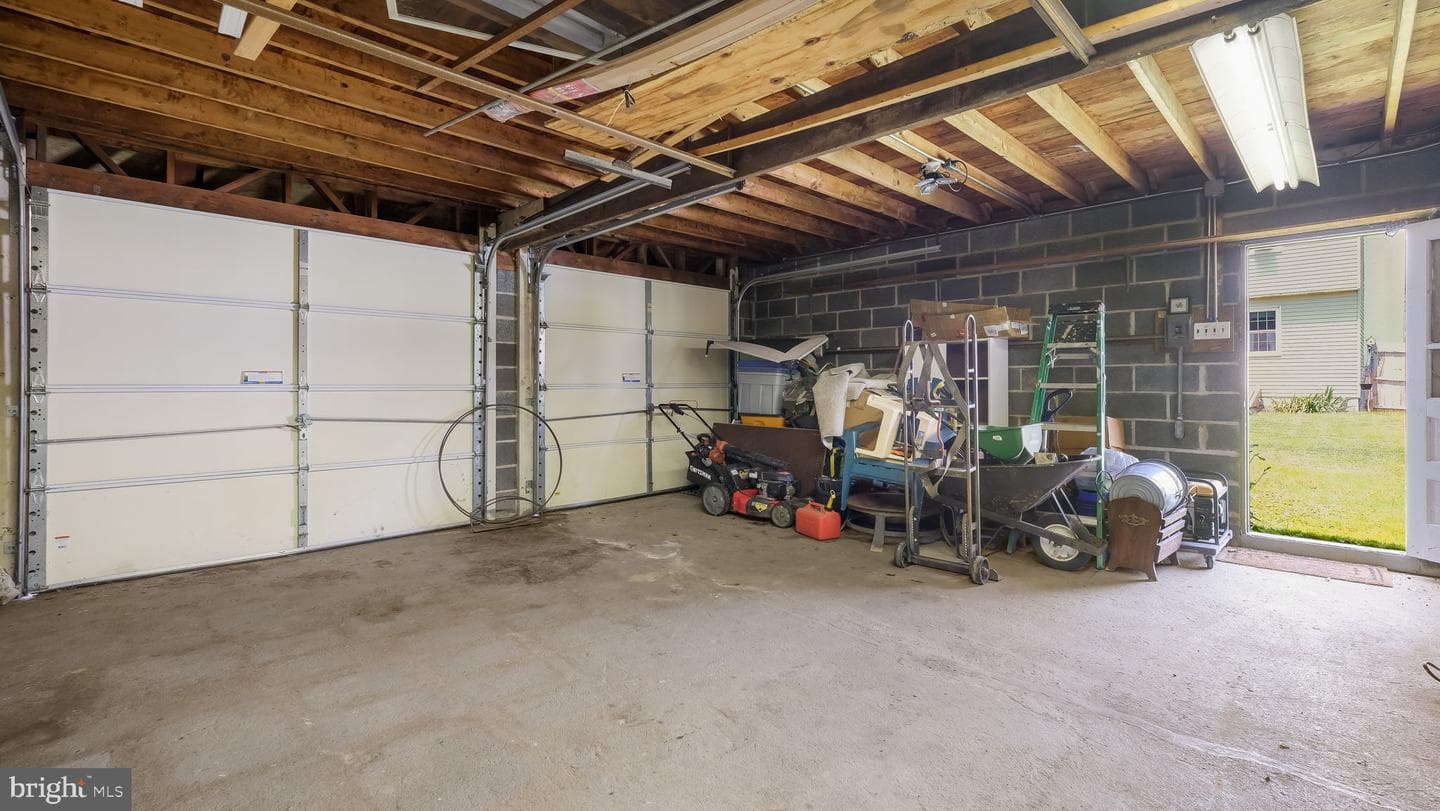 526 Durham Road photo 33