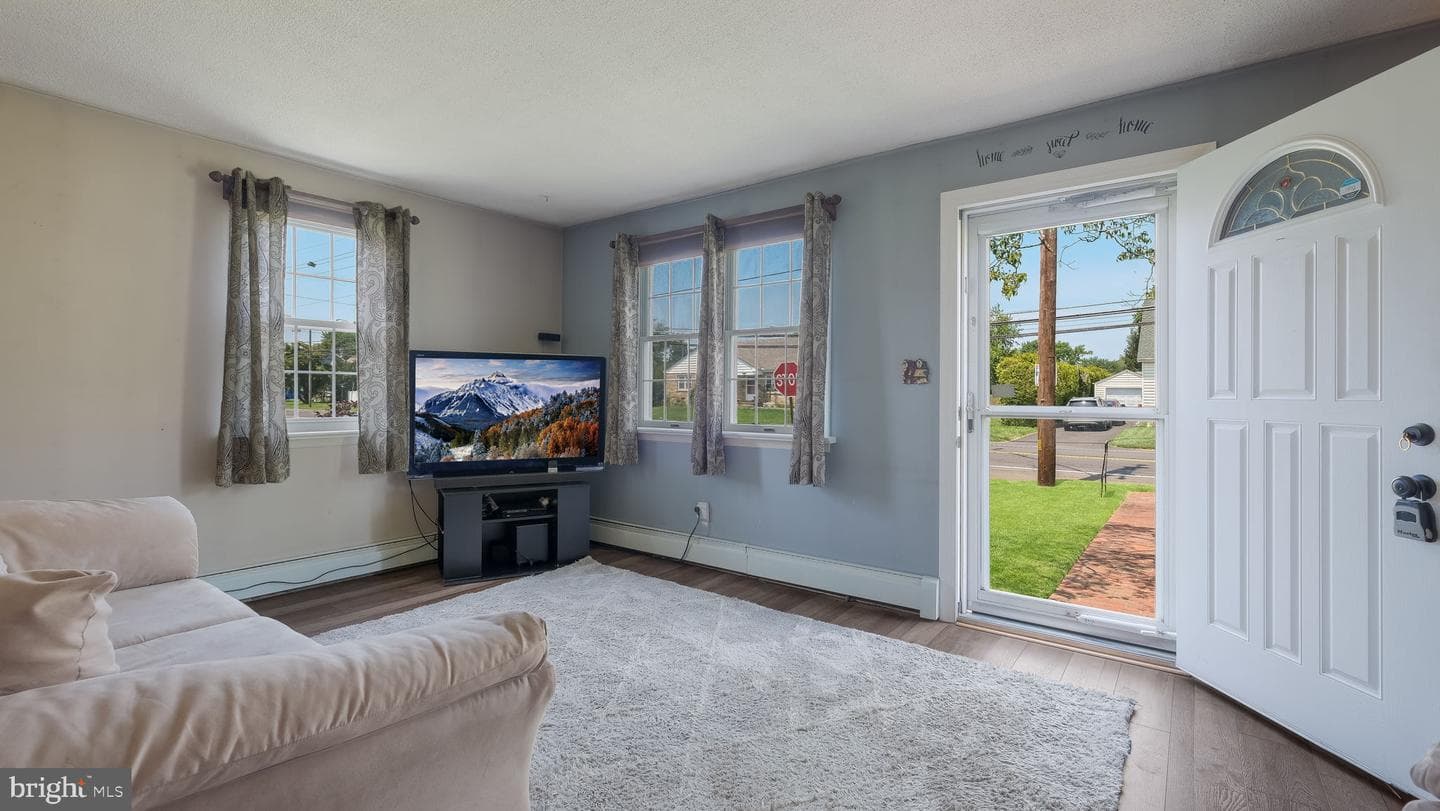 526 Durham Road photo 7